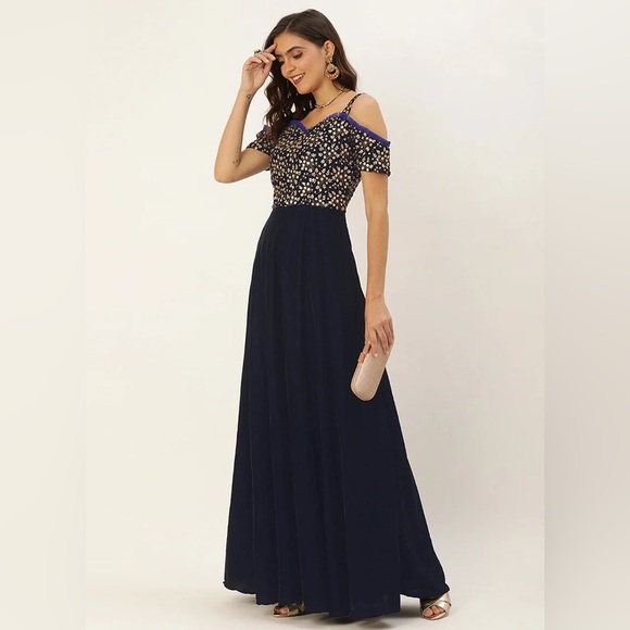 Cbazaar blue velvet gown NEVER WORN - Picture 3 of 3